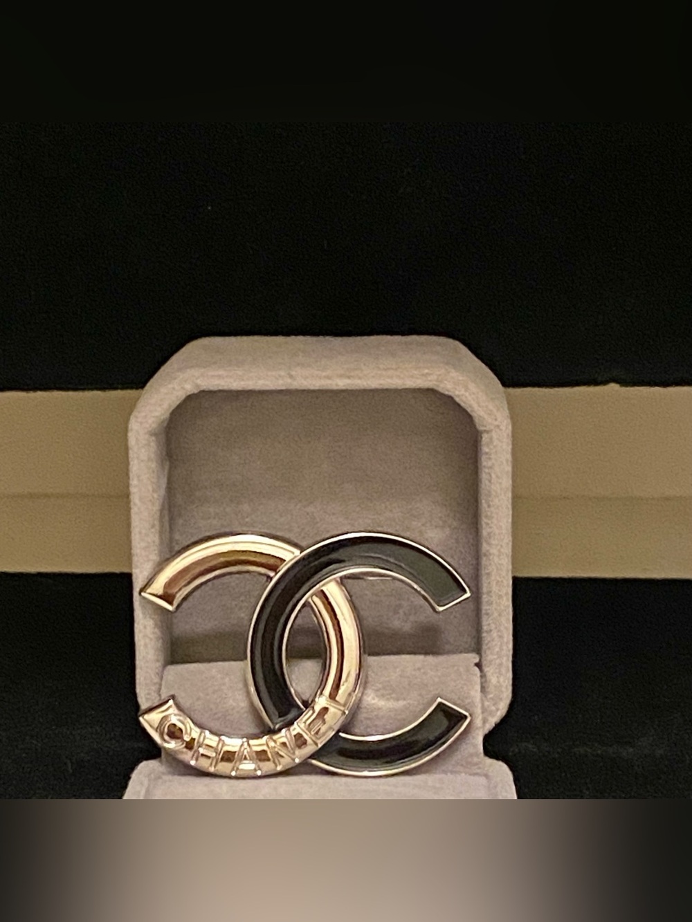 Fashion Jewelry Silver/ Black Enamel Interlocking CC Logo Luxury Brooch